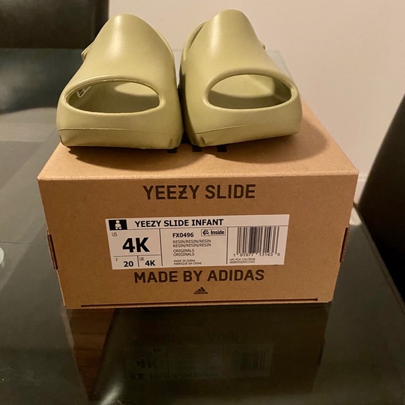 *SOLD* Yeezy Infant slide in “Resin” - Picture 3 of 5
